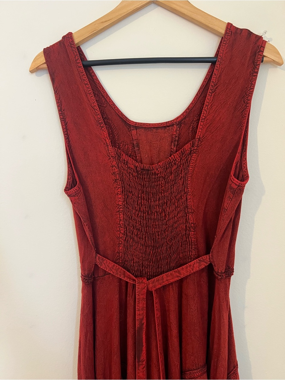 Embroidered Burnt Orange Sleeveless Dress - Picture 4 of 6